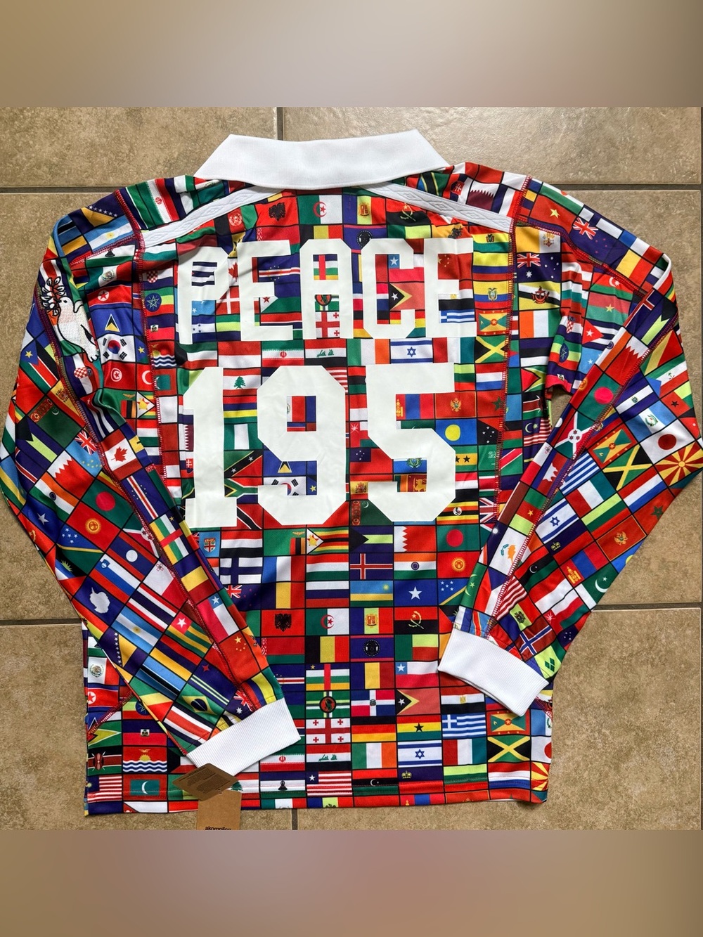 Akomplice Umbro Soccer Jersey World Flags Men’s Size Medium Peace FAST SHIPPING